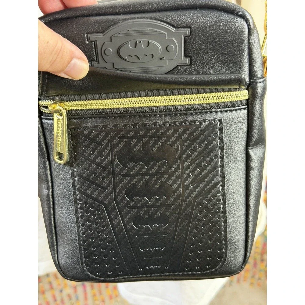 DC Comics Batman Crossbody Wallet Bag Embossed Bat Signal Buckle-Down Black NWT